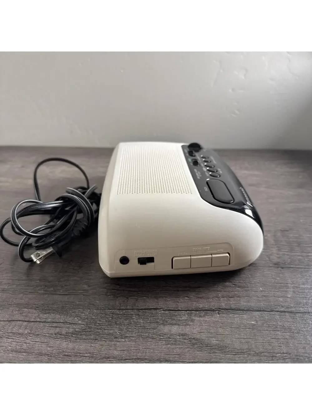 Panasonic RC-6099 Vintage AM FM Radio Dual Alarm Digital Clock Space Age White